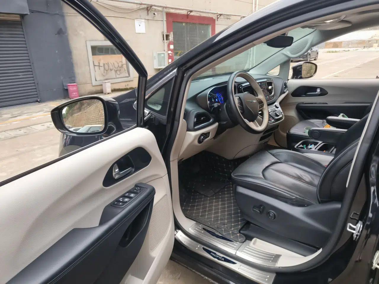 Chrysler Grand Voyager PHEV 2019 3.6L Plug-in Hybrid — миниатюра 17