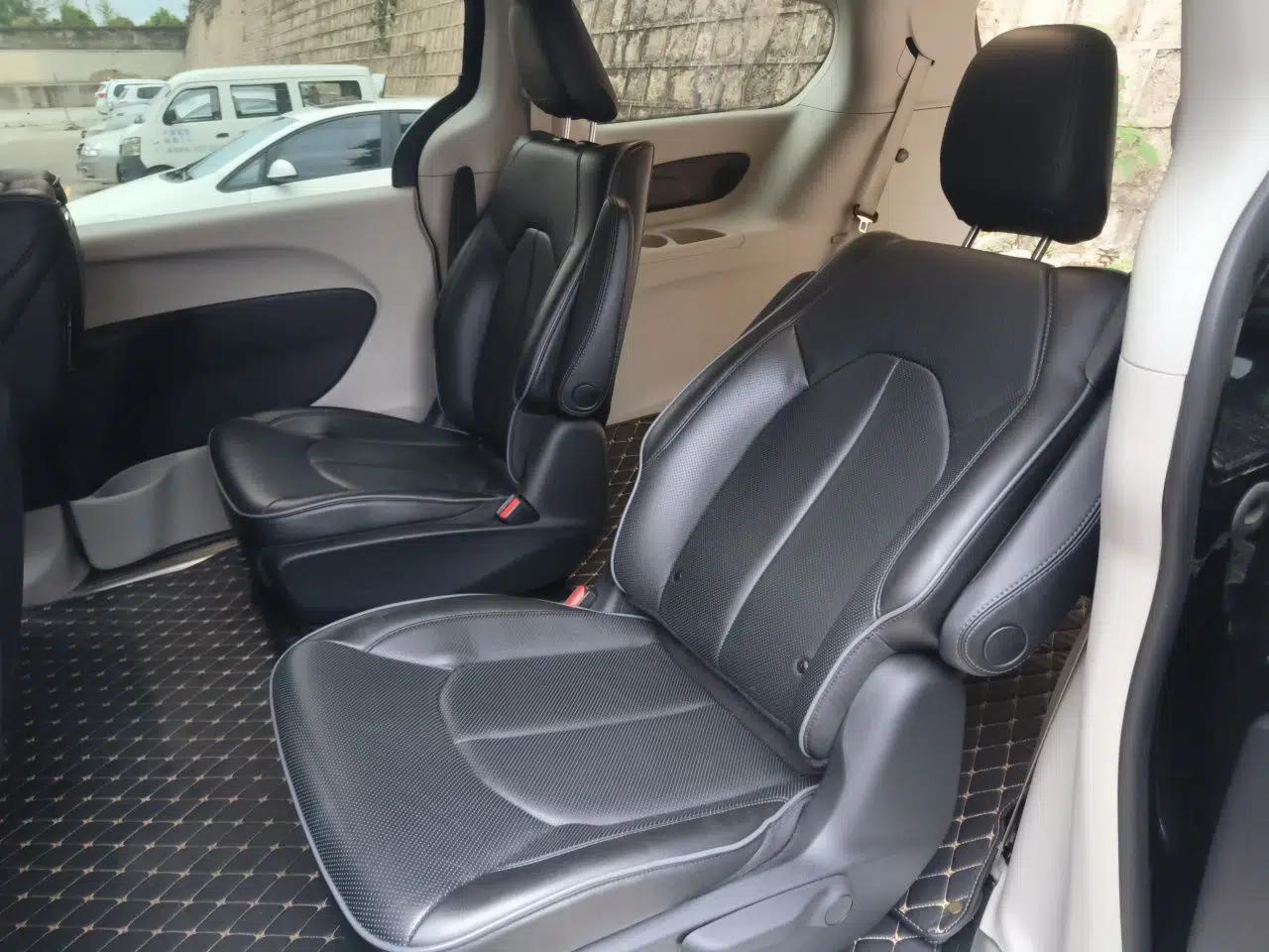 Chrysler Grand Voyager PHEV 2019 3.6L Plug-in Hybrid — миниатюра 18