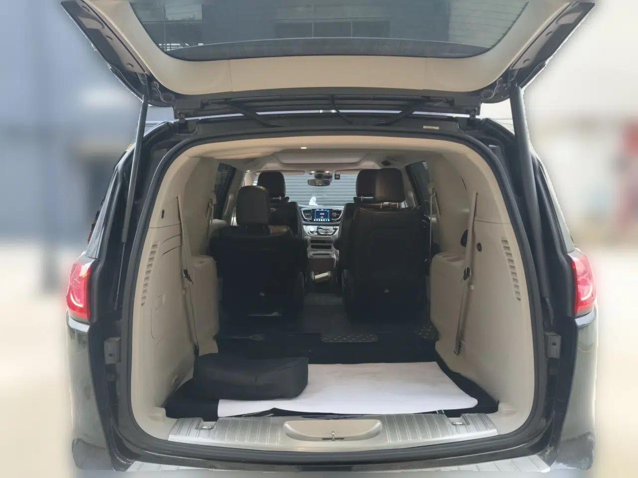 Chrysler Grand Voyager PHEV 2019 3.6L Plug-in Hybrid — миниатюра 20