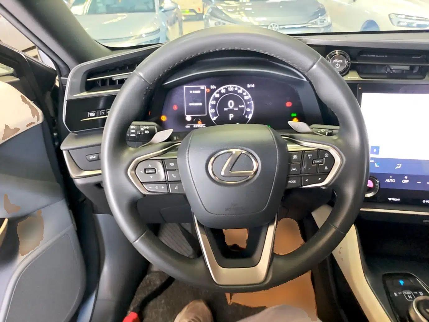 Lexus RZ 2023 450e All-Wheel Drive Luxury Edition — миниатюра 14