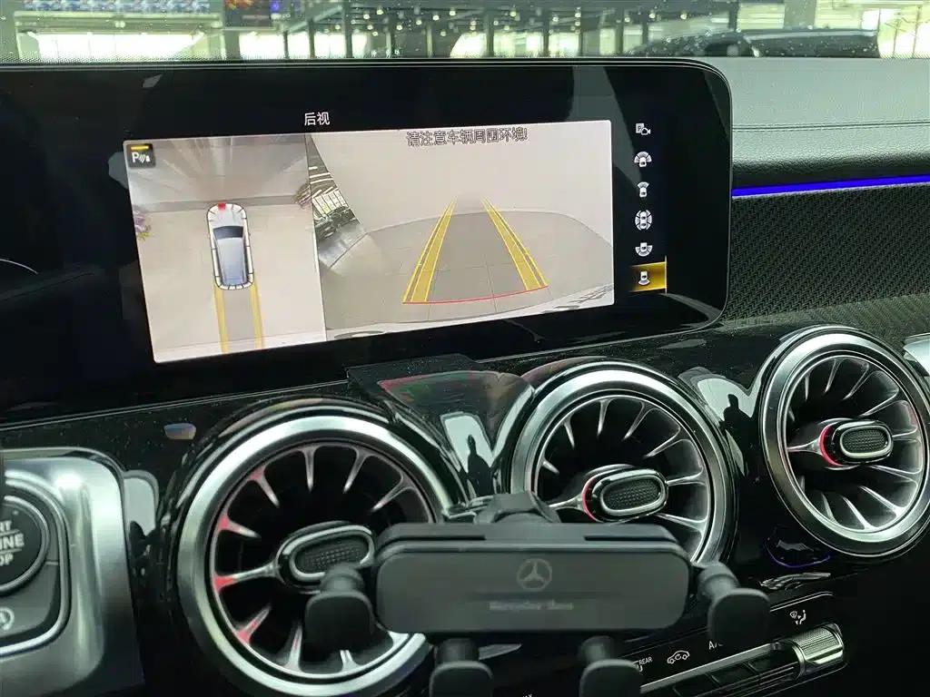 2022 Mercedes-Benz GLB AMG 35 4MATIC — миниатюра 9