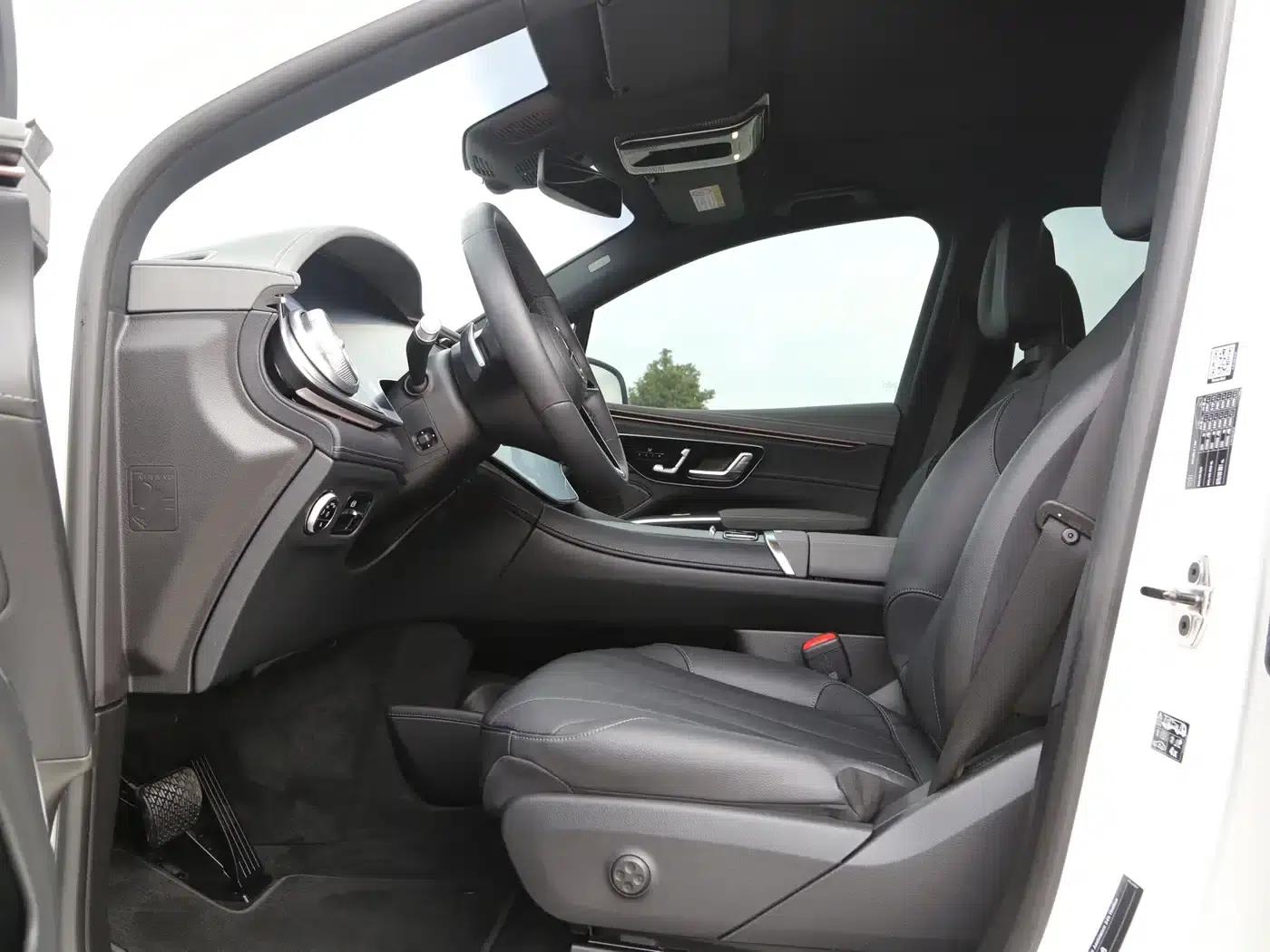 Mercedes-Benz EQS SUV 2023 Model 450+ — миниатюра 17