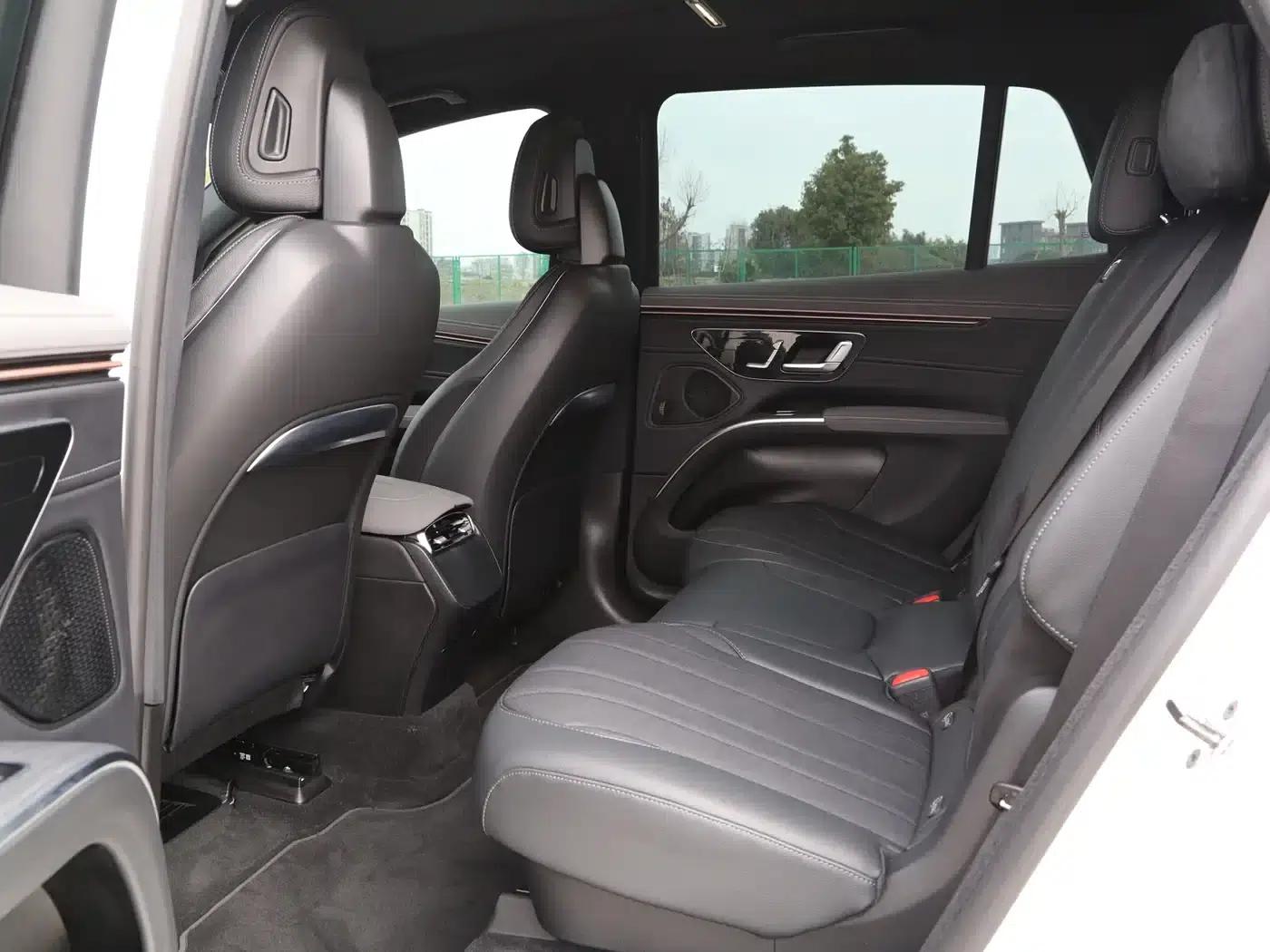 Mercedes-Benz EQS SUV 2023 Model 450+ — миниатюра 18