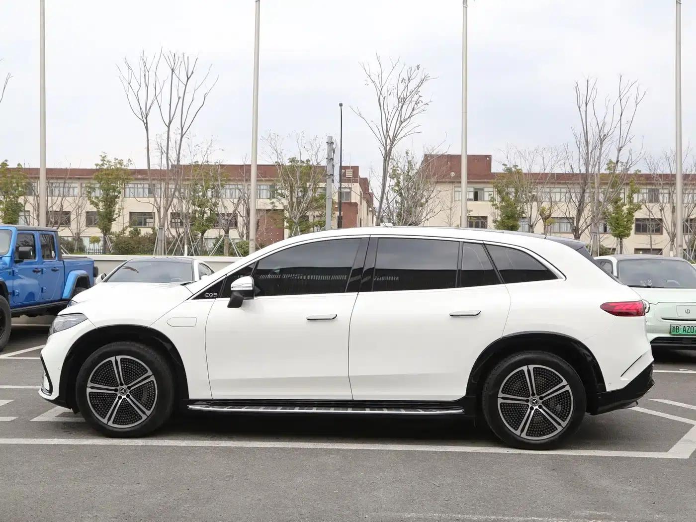 Mercedes-Benz EQS SUV 2023 Model 450+ — миниатюра 20