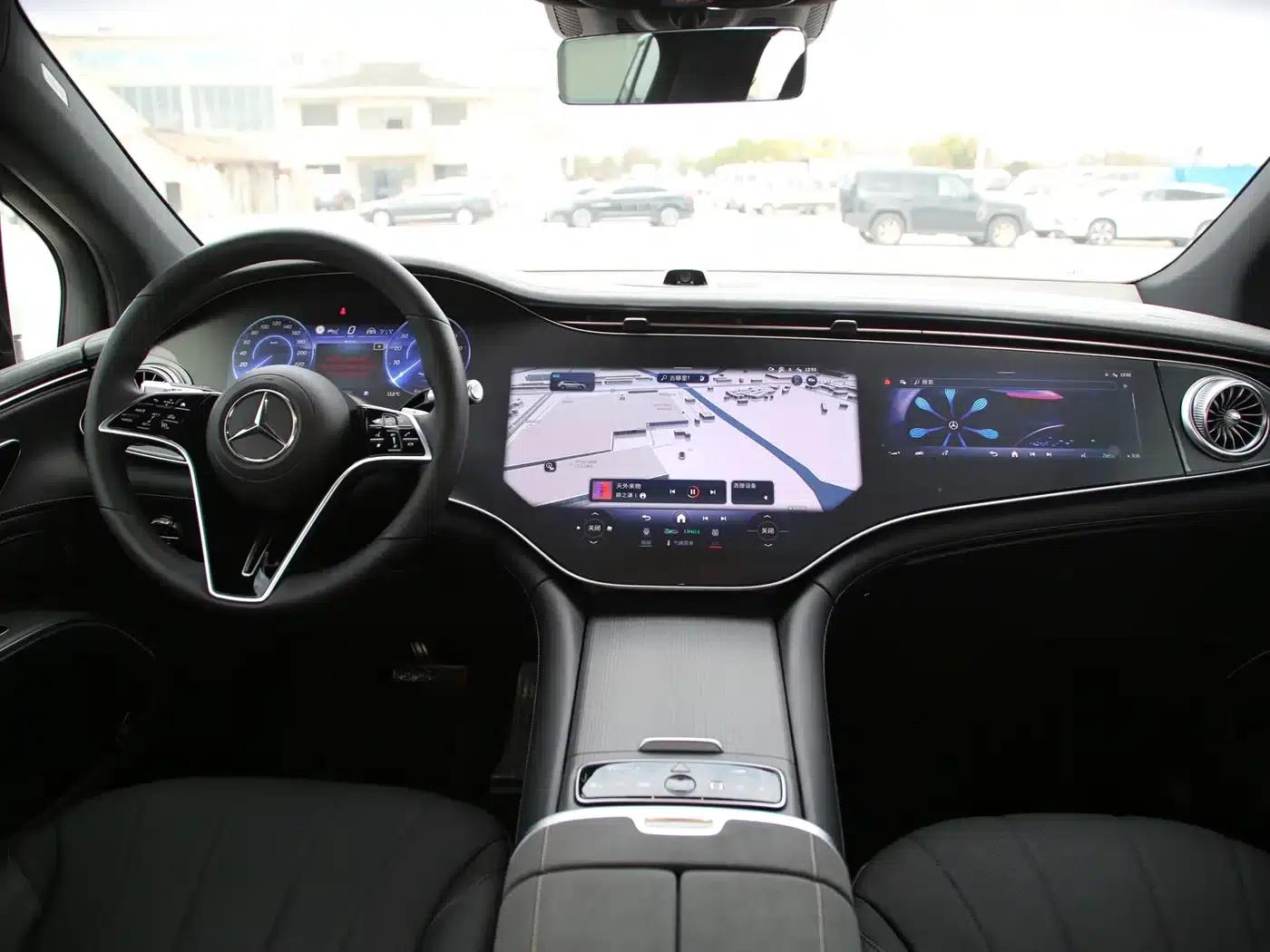 Mercedes-Benz EQS SUV 2023 Model 450+ — миниатюра 4