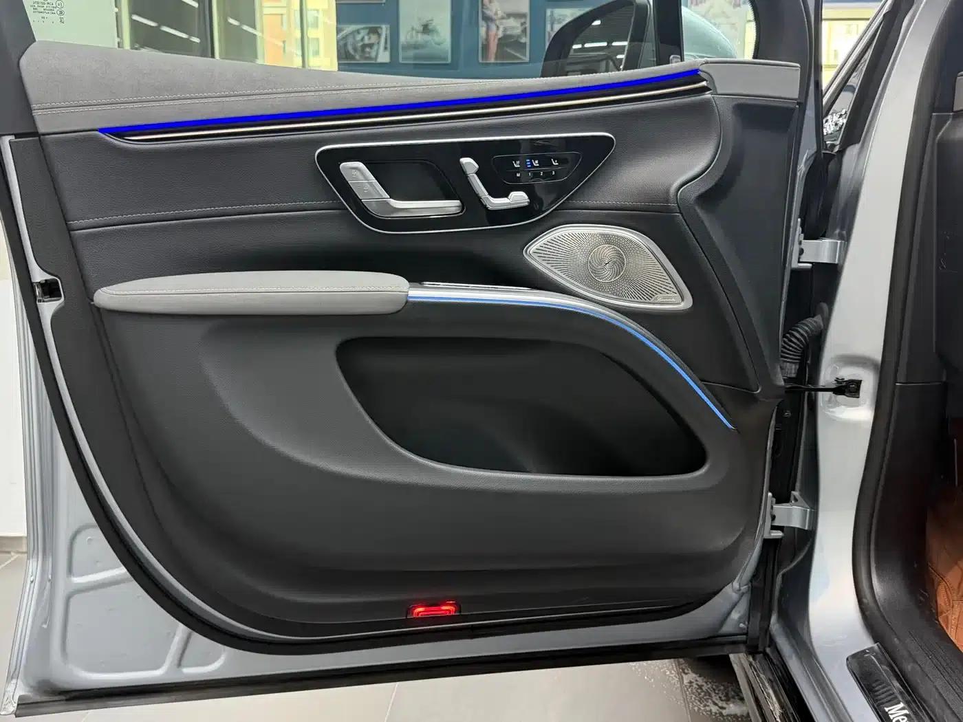 Mercedes-Benz EQS SUV 2023 450 4MATIC Pioneer Edition — миниатюра 14