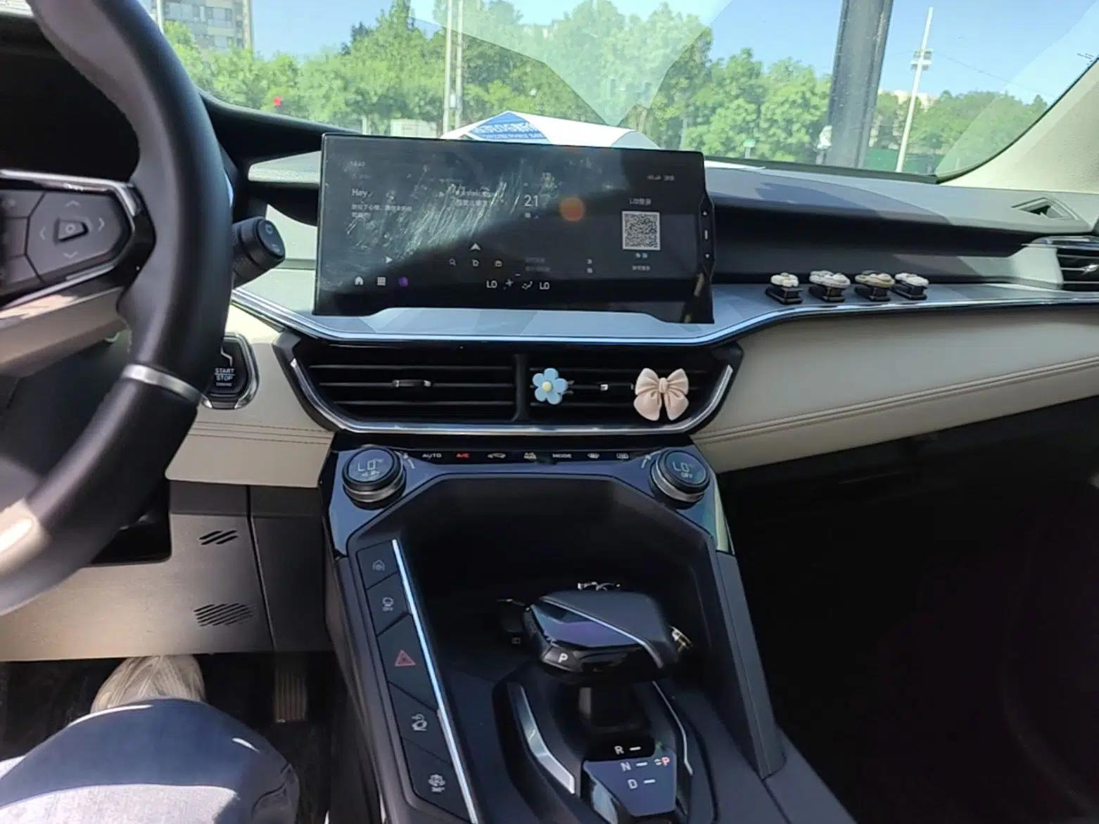 Lynk & Co 06 EM-P 2022 PHEV 84 km Range Pro Version — миниатюра 16
