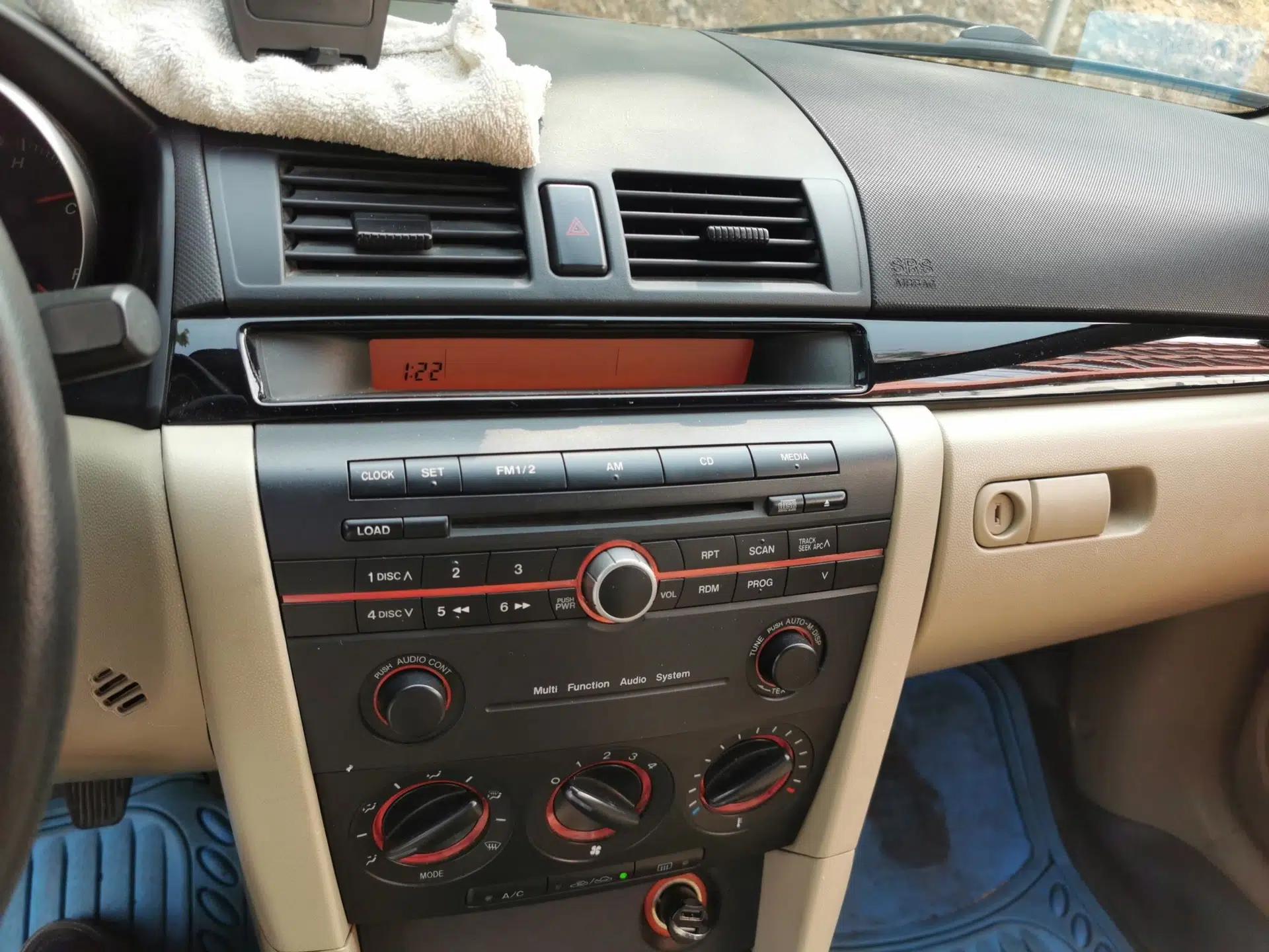 Mazda 3 2007 1.6L Manual Standard Edition — миниатюра 14
