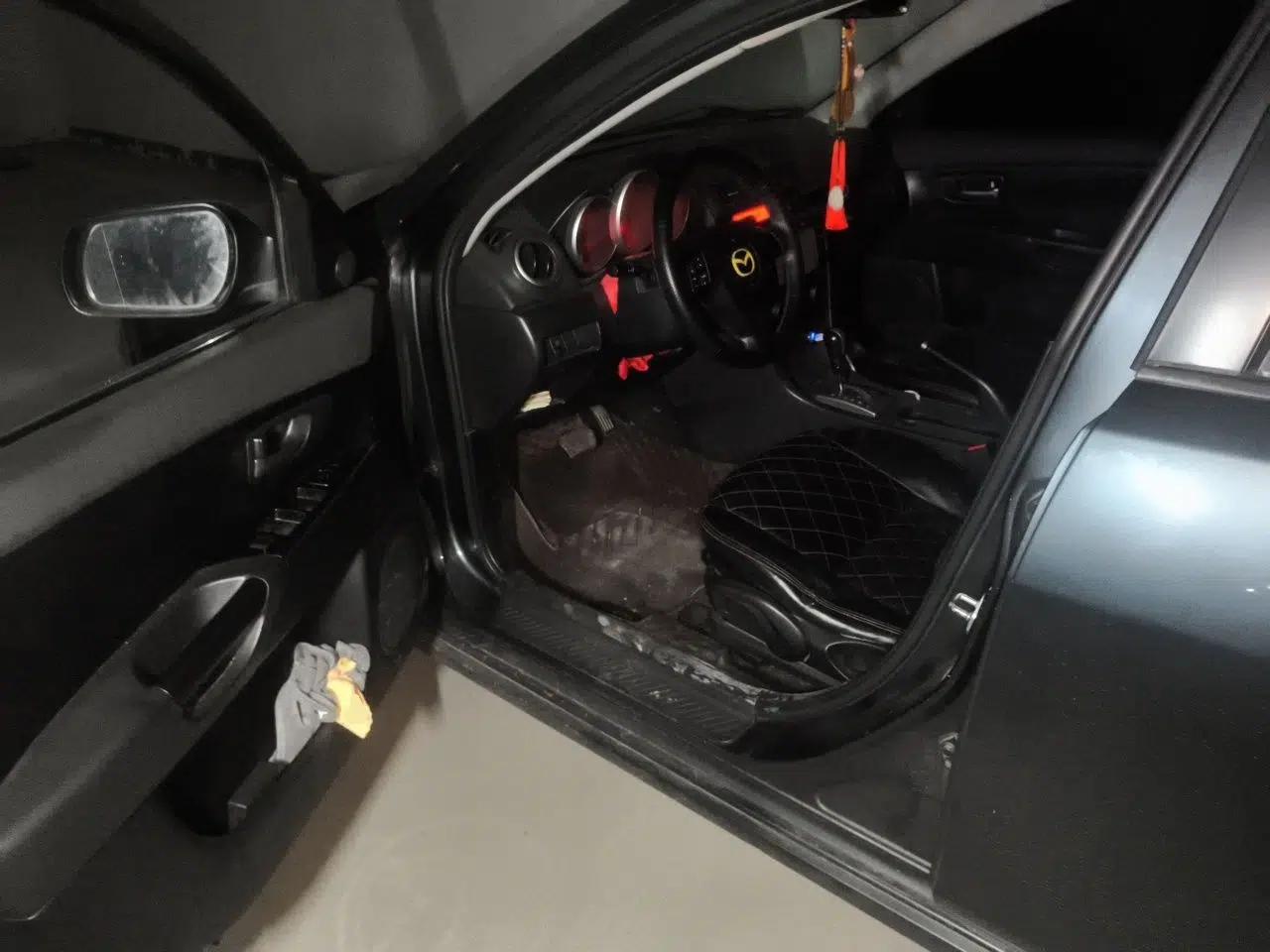 Mazda 3 2010 2.0L Automatic Classic Sports Edition — миниатюра 17