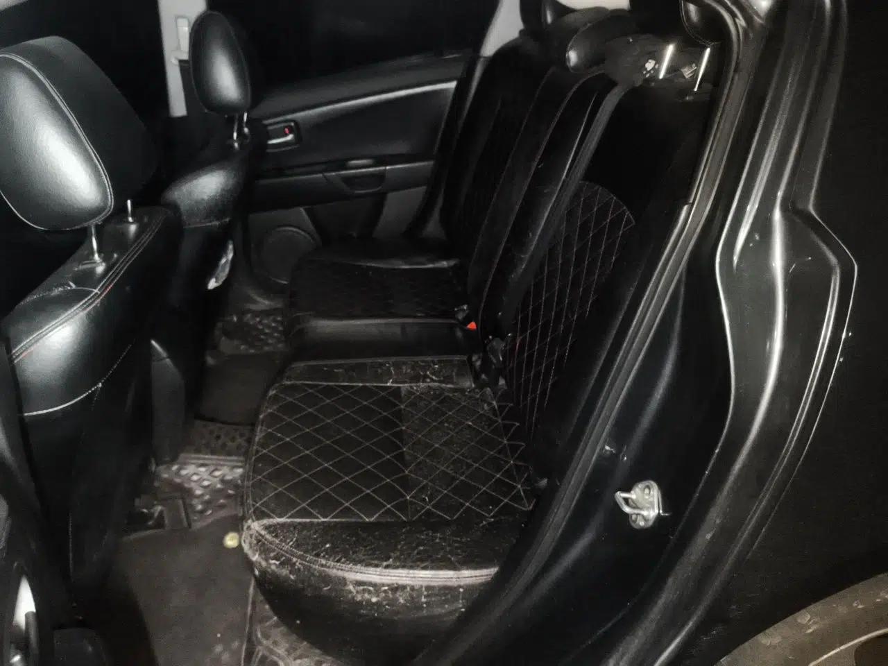 Mazda 3 2010 2.0L Automatic Classic Sports Edition — миниатюра 18