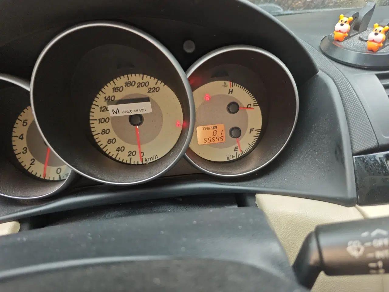 Mazda 3 2012 1.6L Manual Classic Special Offer — миниатюра 13