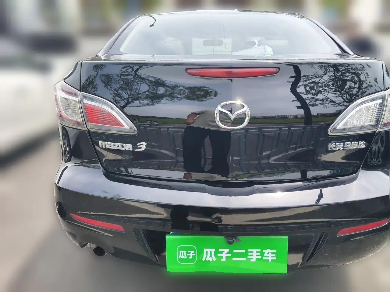 Mazda 3 2011 Sedan 1.6L Automatic Comfort Model — миниатюра 5