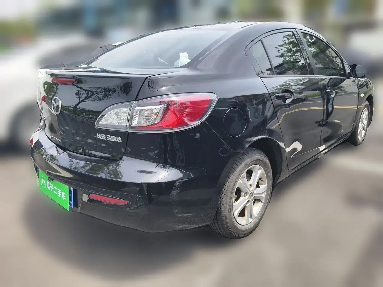 Mazda 3 2011 Sedan 1.6L Automatic Comfort Model — миниатюра 6