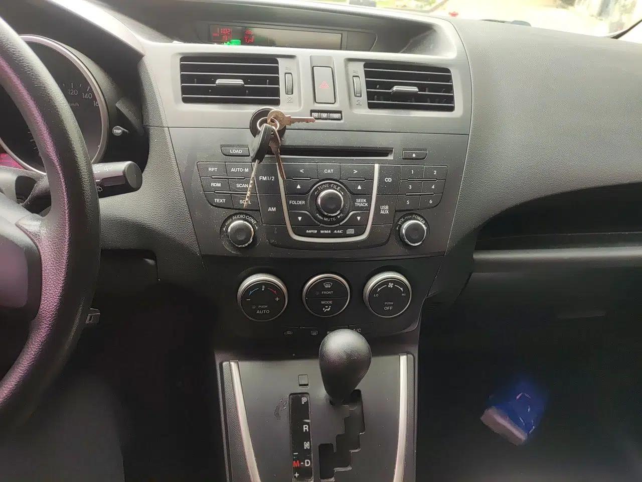 Mazda 5 2013 2.0L Automatic Comfort Edition — миниатюра 14