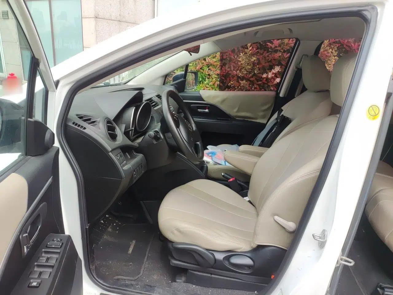Mazda 5 2013 2.0L Automatic Comfort Edition — миниатюра 16