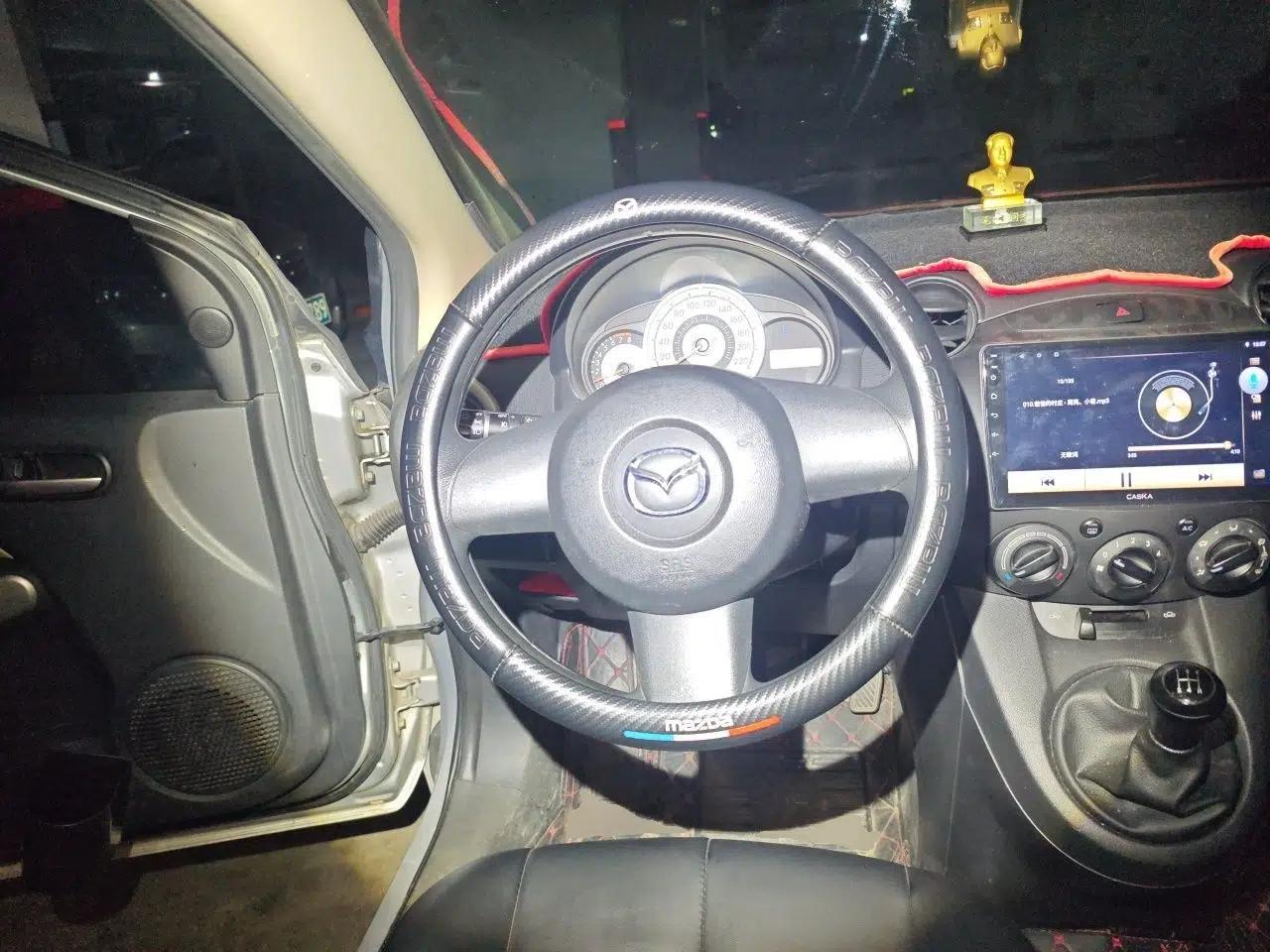 Mazda 2 2008 1.5L Manual Fashion Edition — миниатюра 11