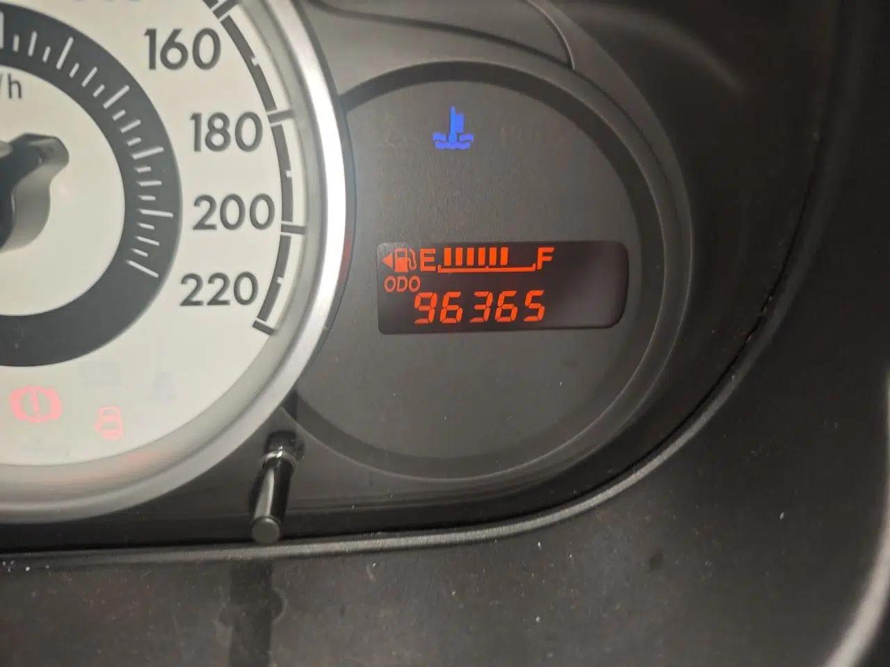 Mazda 2 2008 1.5L Manual Fashion Edition — миниатюра 13