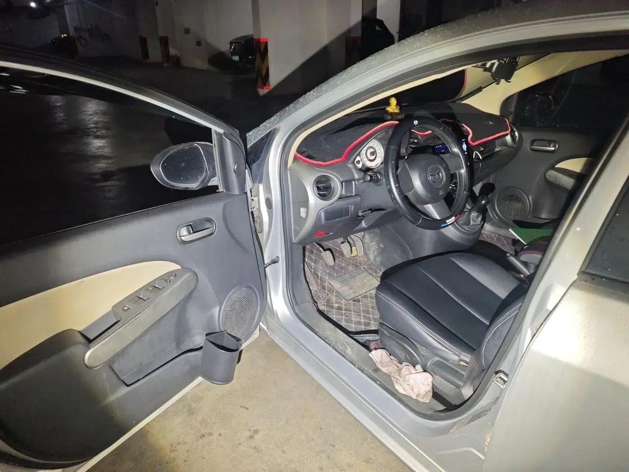 Mazda 2 2008 1.5L Manual Fashion Edition — миниатюра 17