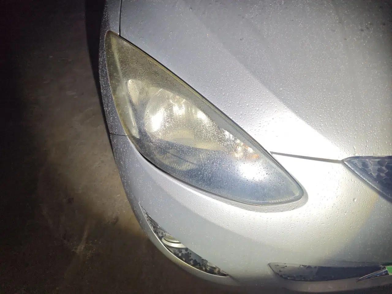 Mazda 2 2008 1.5L Manual Fashion Edition — миниатюра 7