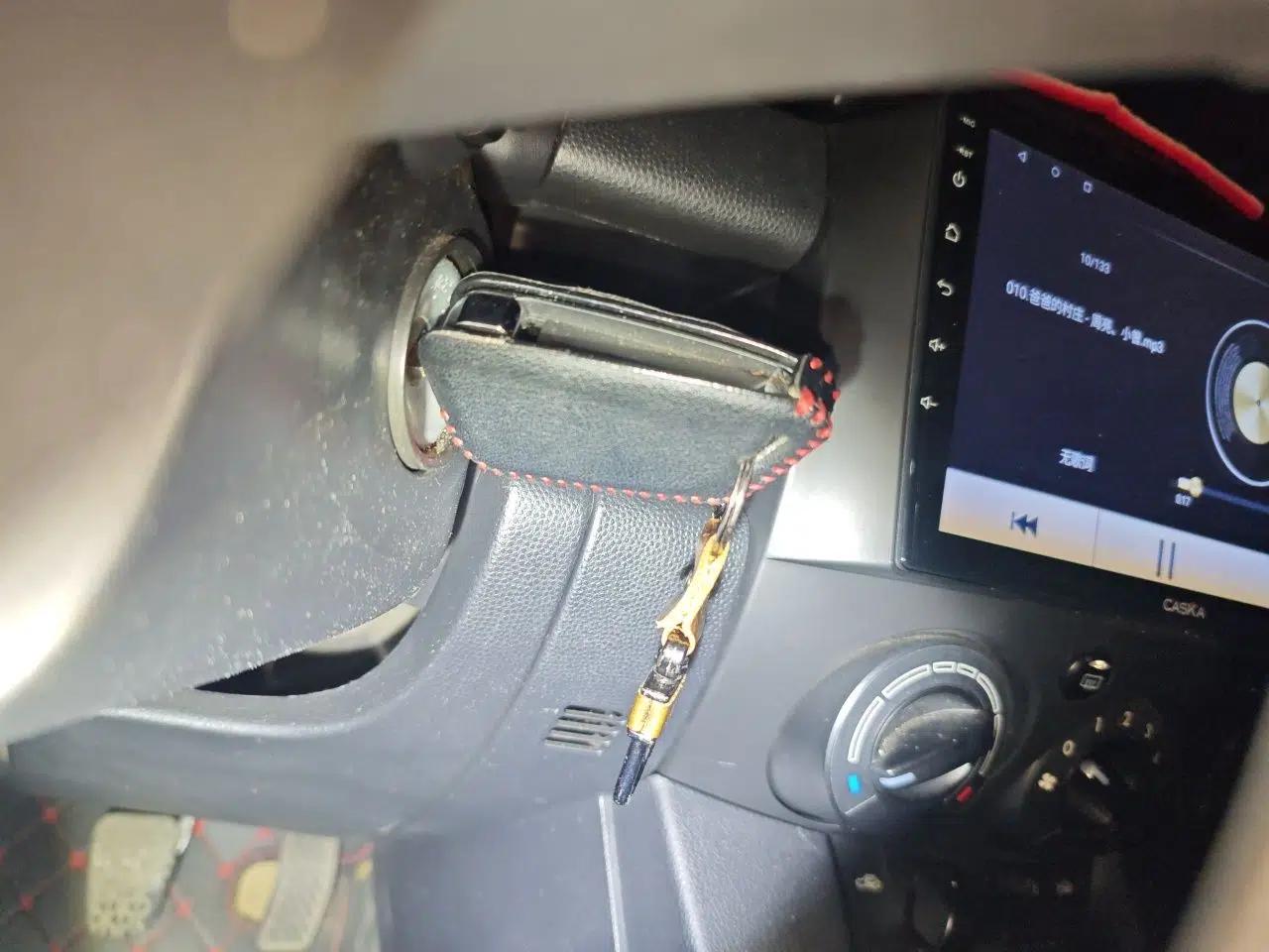 Mazda 2 2008 1.5L Manual Fashion Edition — миниатюра 9