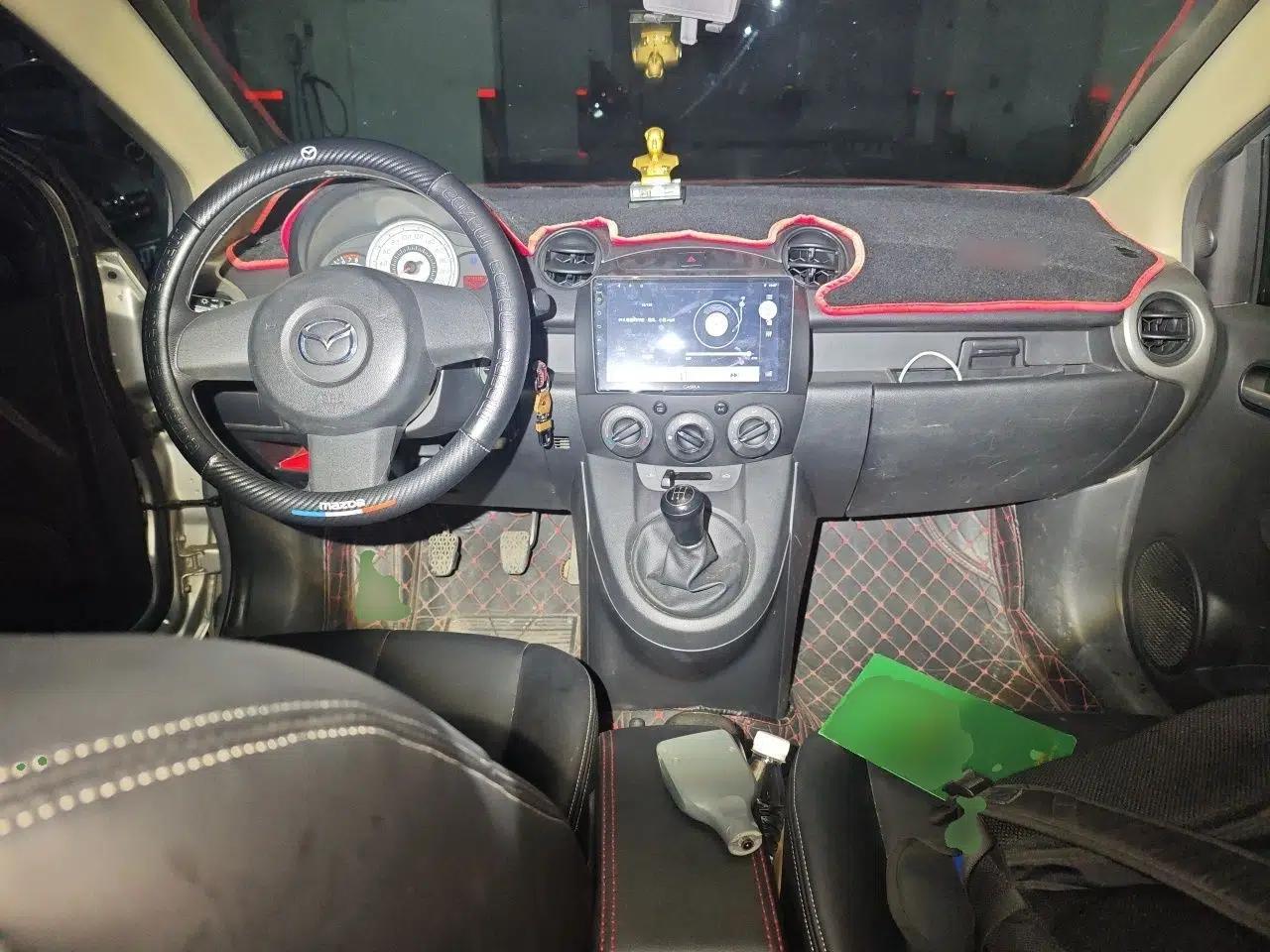 Mazda 2 2008 1.5L Manual Fashion Edition — миниатюра 10