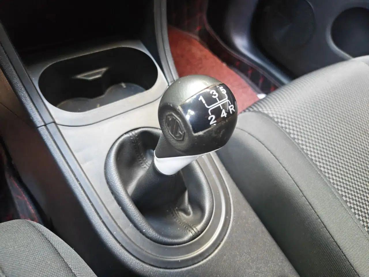 MG 3 2013 1.5L Manual Value Edition — миниатюра 15