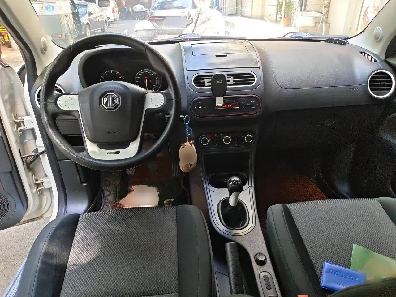 MG 3 2013 1.5L Manual Value Edition — миниатюра 10
