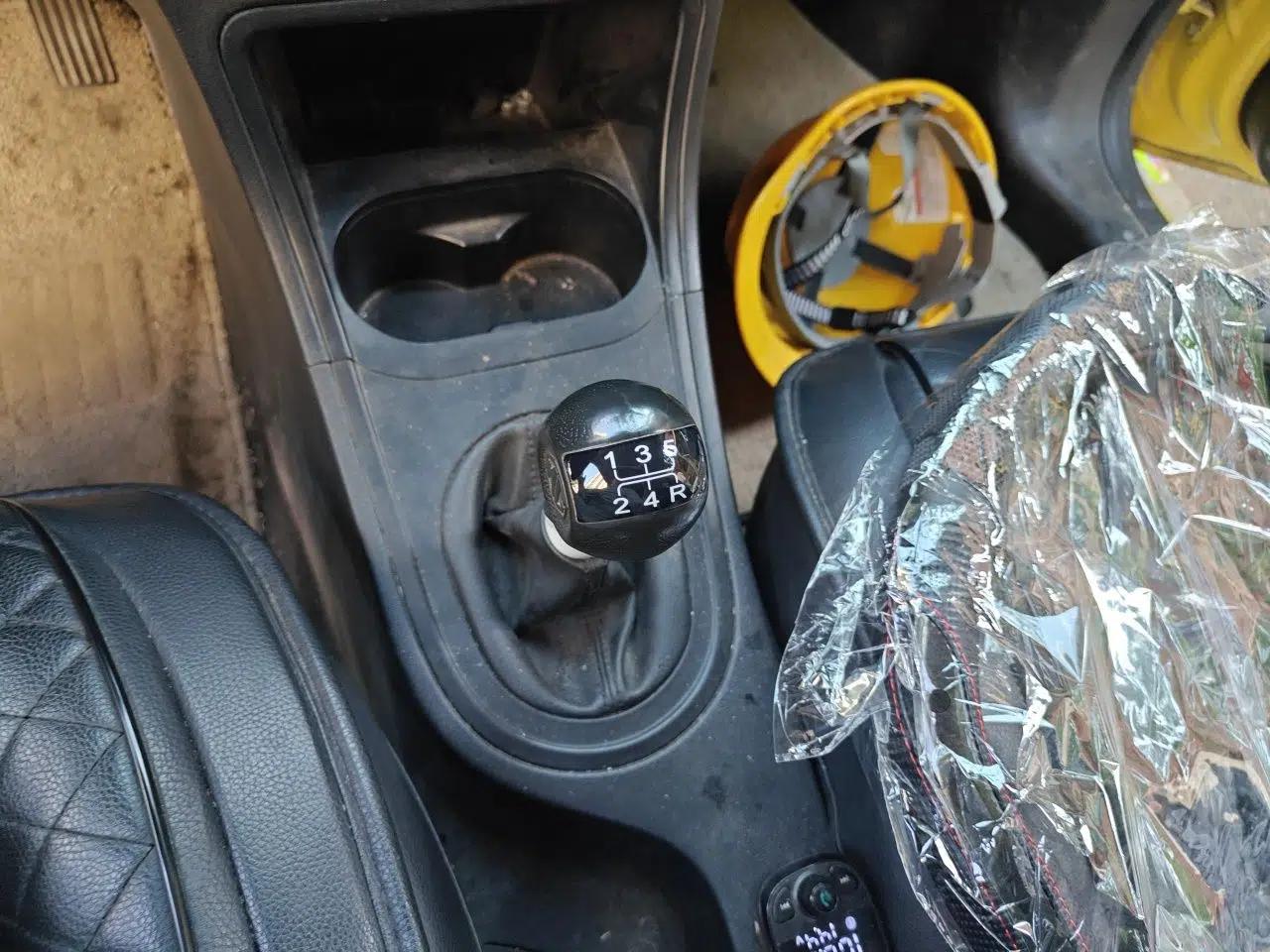 MG 3 2013 1.5L Manual Value Edition — миниатюра 15