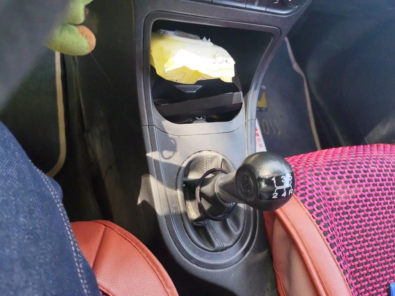 MG 3 2014 1.3L Manual Comfort Edition — миниатюра 15