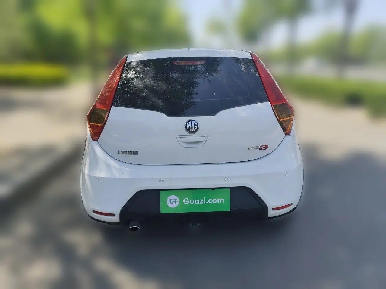 MG 3 2014 1.3L Manual Comfort Edition — миниатюра 5