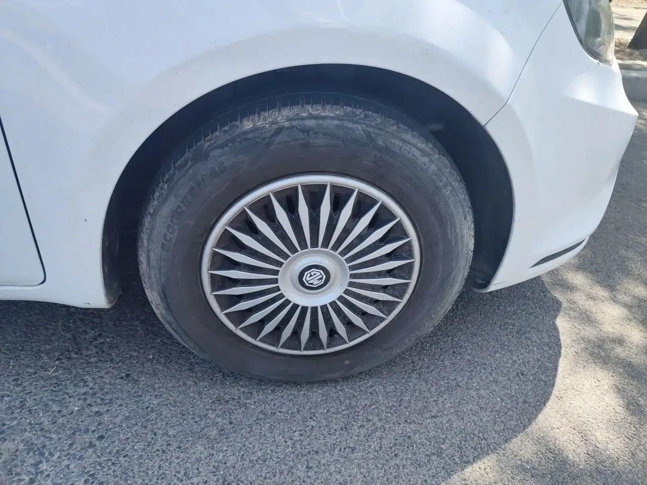 MG 3 2014 1.3L Manual Comfort Edition — миниатюра 8