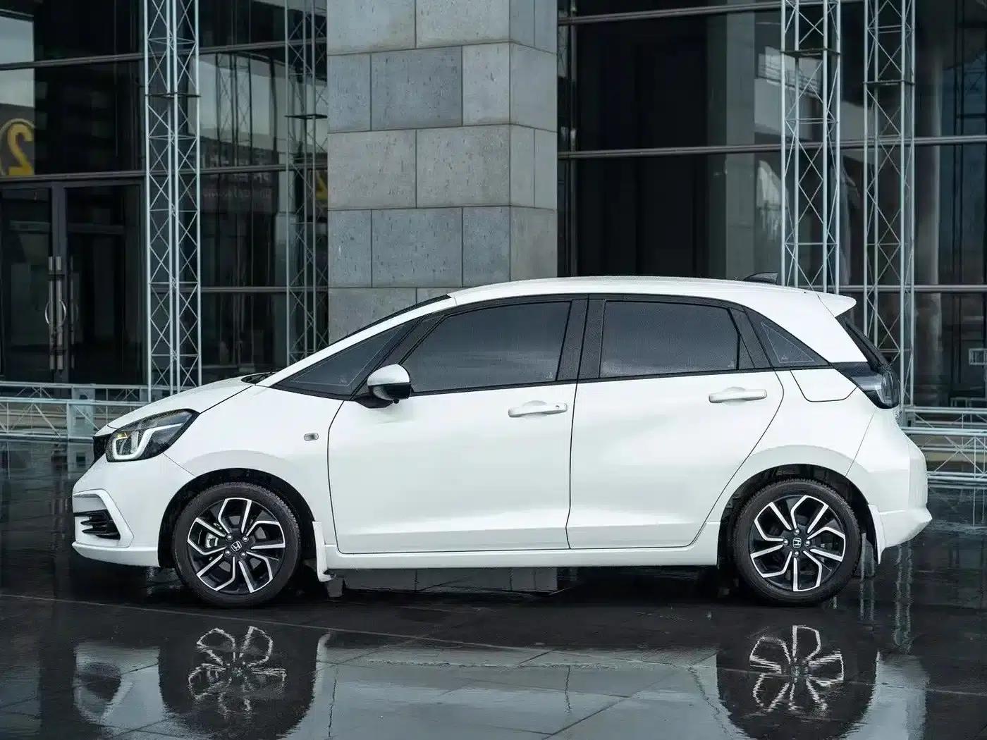 LIFE 2021 1.5L CVT SPORT Edition — миниатюра 2