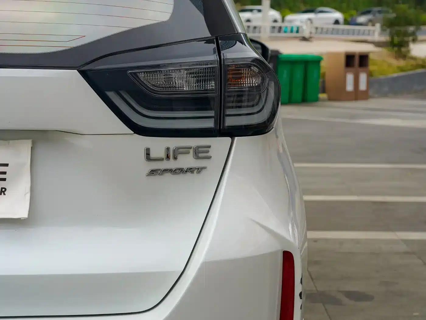 LIFE 2021 1.5L CVT SPORT Edition — миниатюра 4