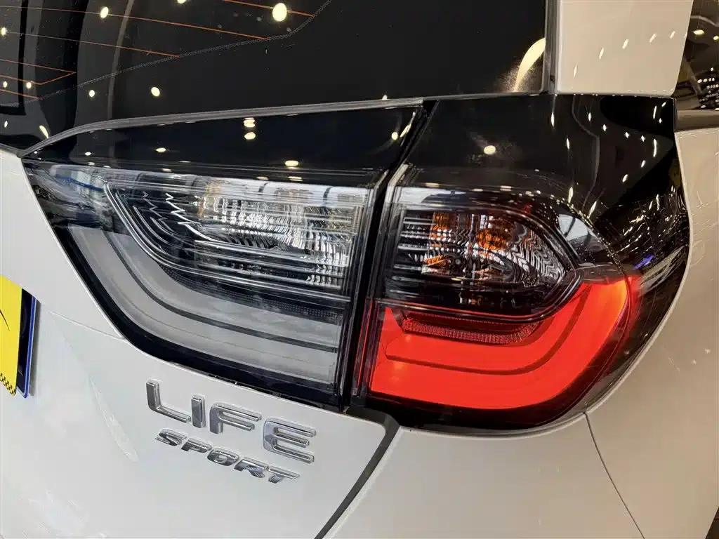LIFE 2021 1.5L CVT SPO-SS Dynamic Edition — миниатюра 14