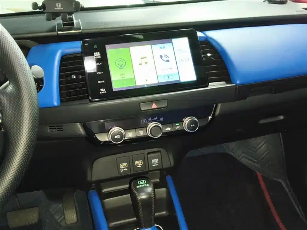 LIFE 2021 1.5L CVT CRO-S Fun Edition — миниатюра 13