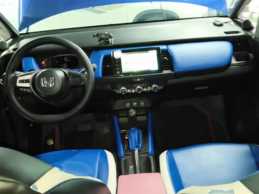 LIFE 2021 1.5L CVT CRO-S Fun Edition — миниатюра 10
