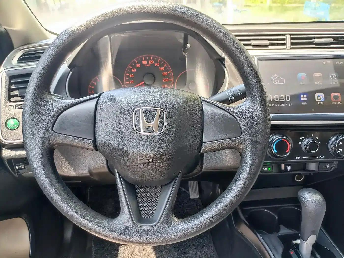 2016 Honda Greiz 1.5L CVT Classic Edition — миниатюра 30