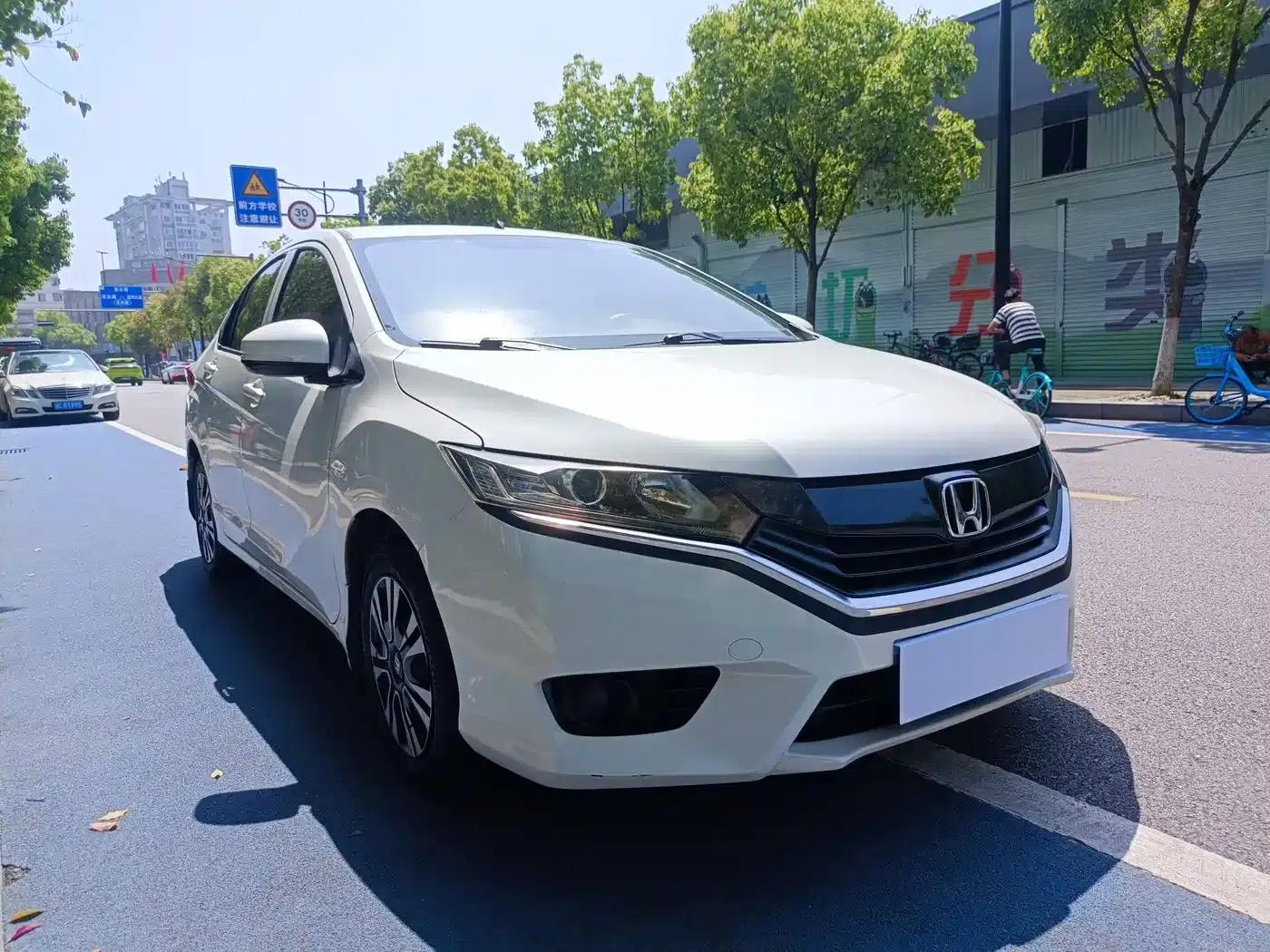 2016 Honda Greiz 1.5L CVT Classic Edition — миниатюра 9