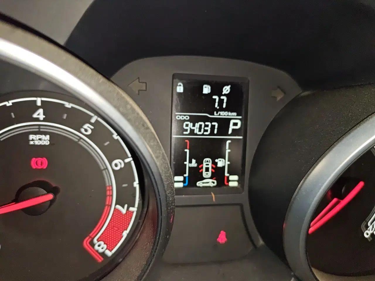 MG GT 2016 1.5L Automatic Value-Added Luxury Edition — миниатюра 13