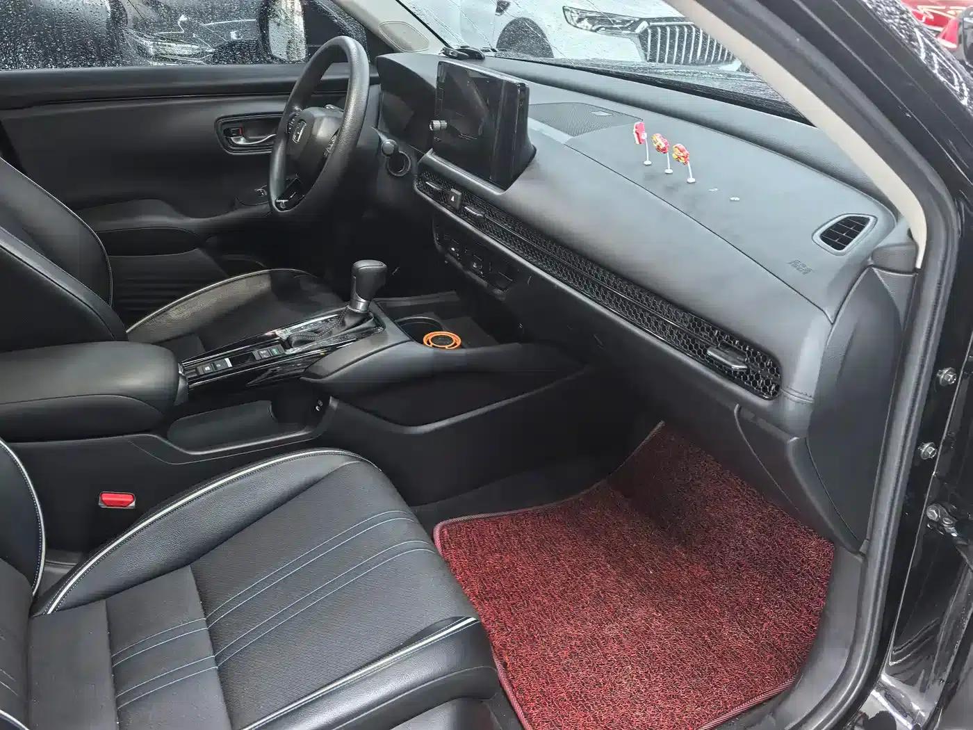 Honda HR-V 2023 240TURBO Sporty Edition — миниатюра 4