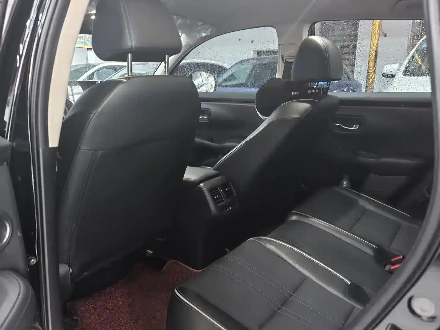 Honda HR-V 2023 240TURBO Sporty Edition — миниатюра 6