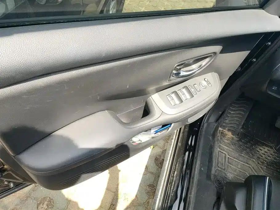 Honda HR-V 2023 240TURBO Sporty Edition — миниатюра 6