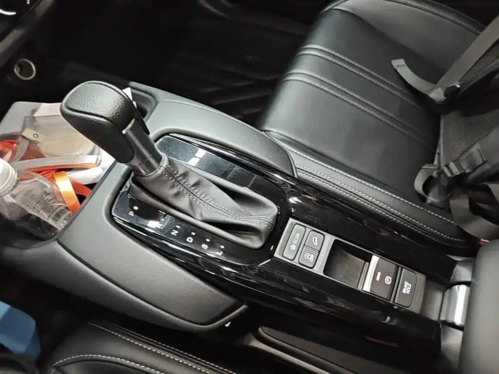 Honda HR-V 2023 240TURBO Sporty Edition — миниатюра 14
