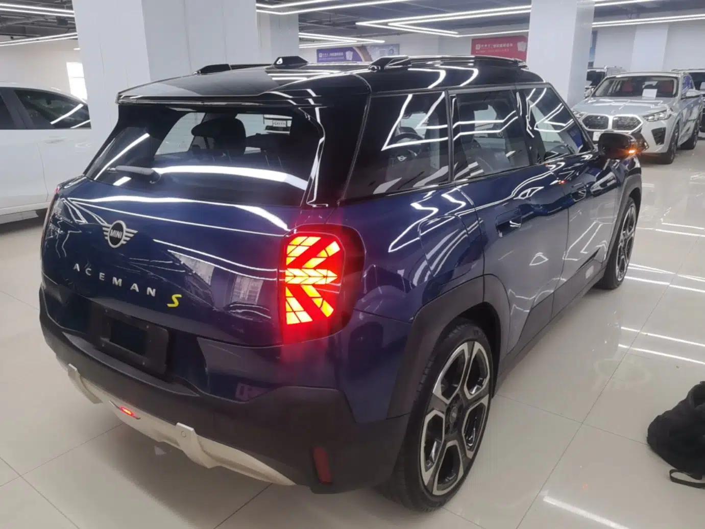MINI Electric ACEMAN 2024 SE Artist — миниатюра 4