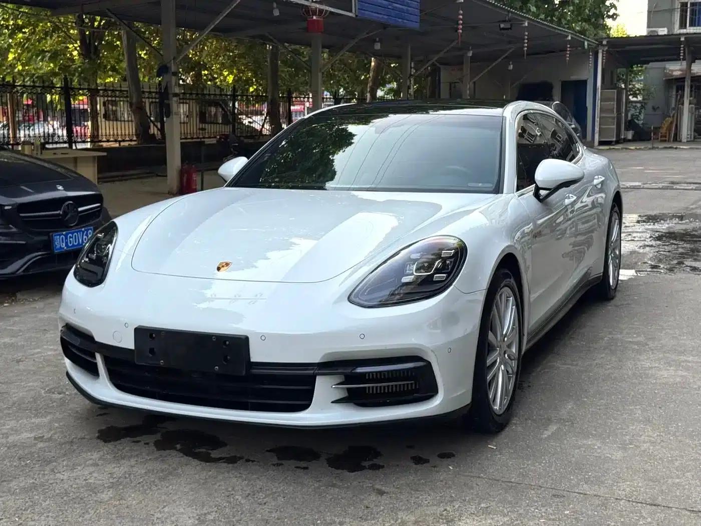 2017 Panamera 4 E-Hybrid Executive Long Wheelbase 2.9T — миниатюра 1
