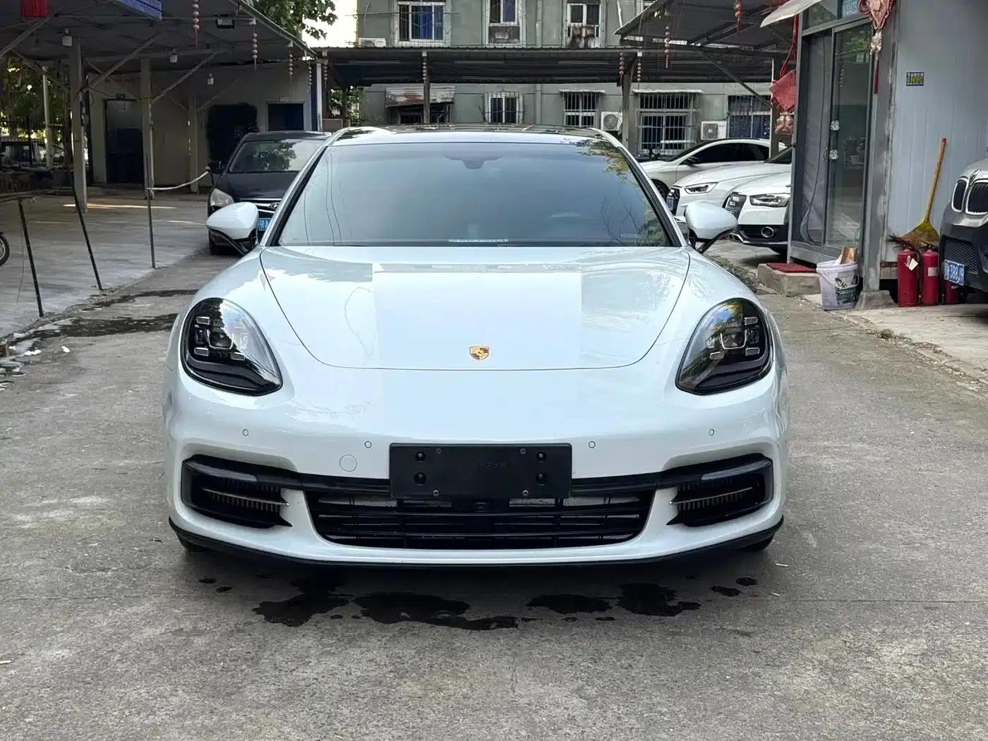 2017 Panamera 4 E-Hybrid Executive Long Wheelbase 2.9T — миниатюра 2