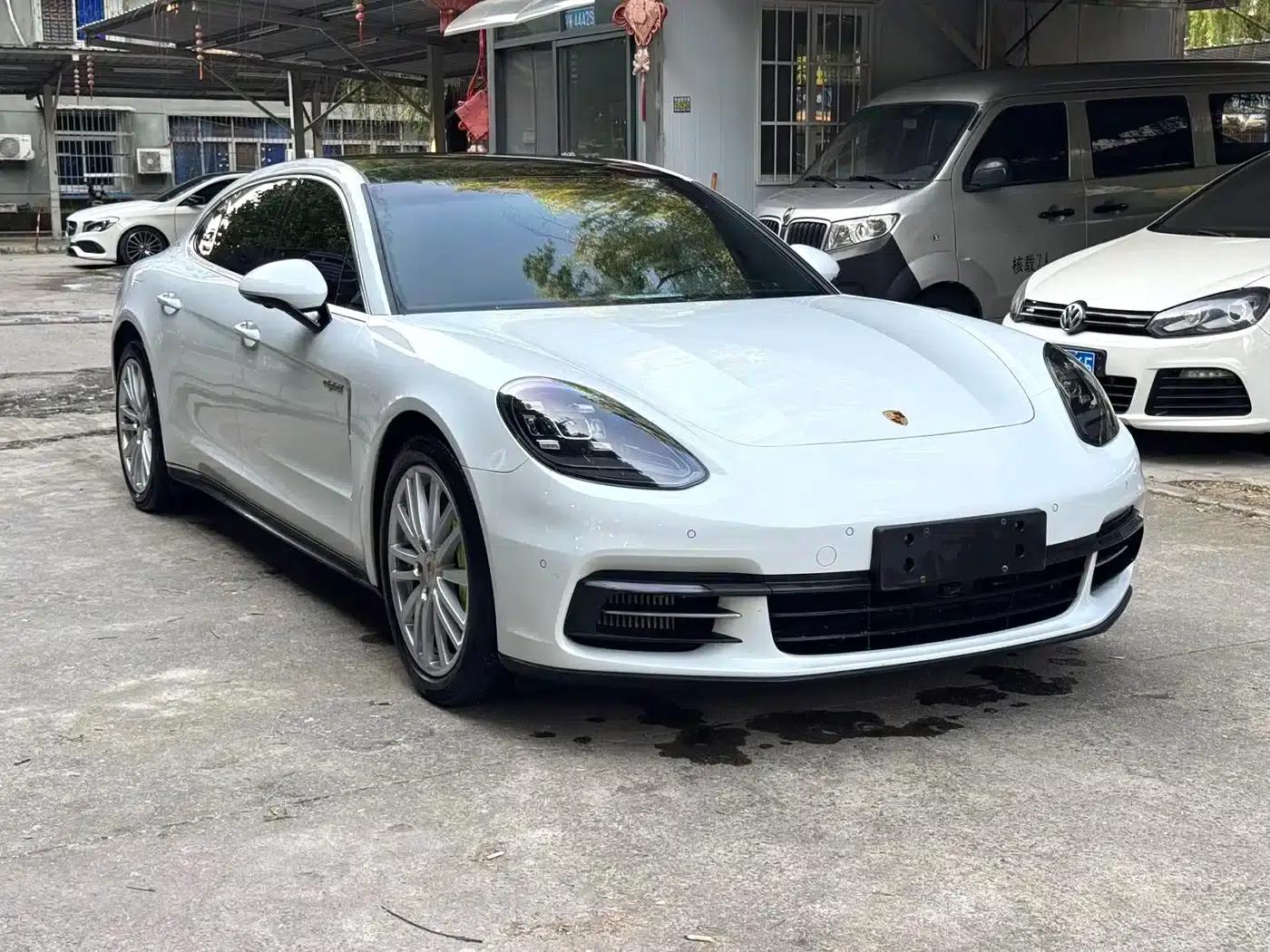 2017 Panamera 4 E-Hybrid Executive Long Wheelbase 2.9T — миниатюра 3