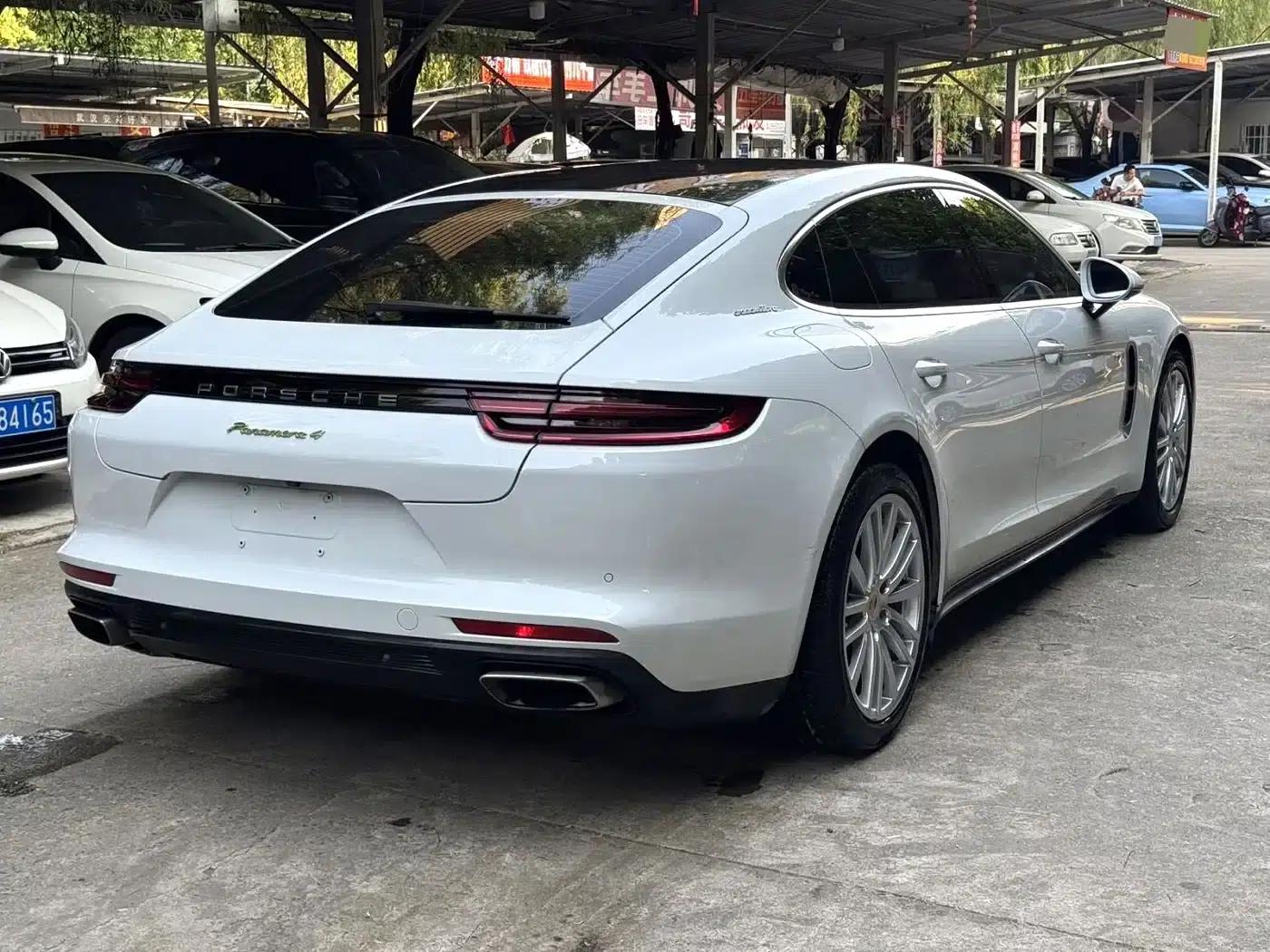 2017 Panamera 4 E-Hybrid Executive Long Wheelbase 2.9T — миниатюра 8