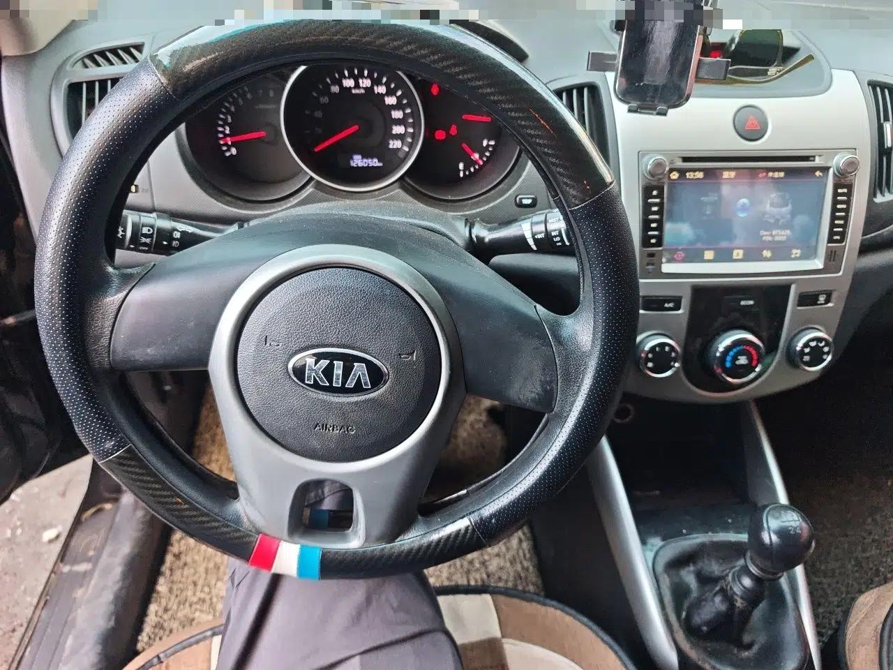 Kia Forte 2014 1.6L MT GL — миниатюра 11