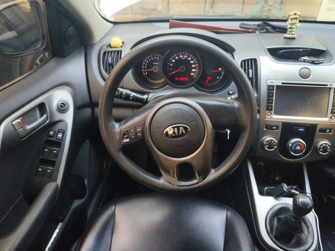 Kia Forte 2012 1.6L MT GL Commemorative Edition — миниатюра 11